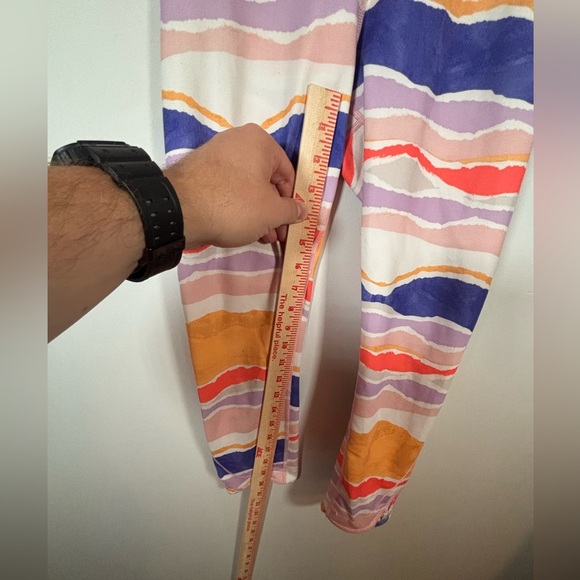 Lululemon True Self Crop Leggings Sz 4 Wave Stripe Multi Lattice Hem - Picture 9 of 12